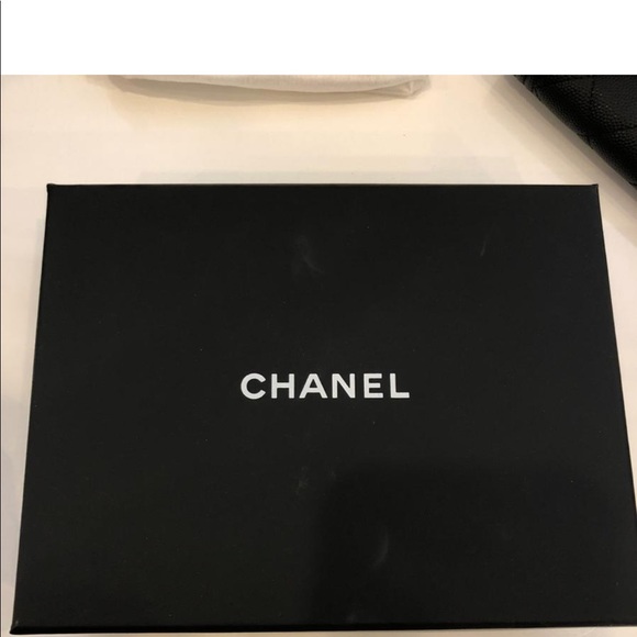 Chanel black with gold hardware wallet - Picture 6 of 8
